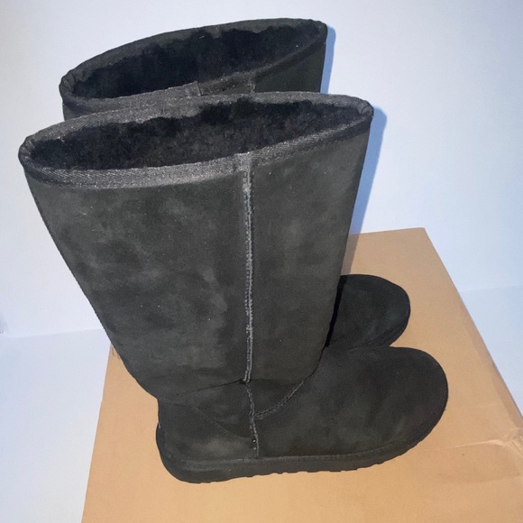 UGG Women's Tall Classic Shearling Winter Boots Black Size 8